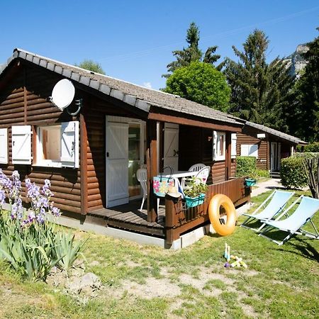 A La Rencontre Du Soleil - Camping Le Bourg-d'Oisans Exterior photo