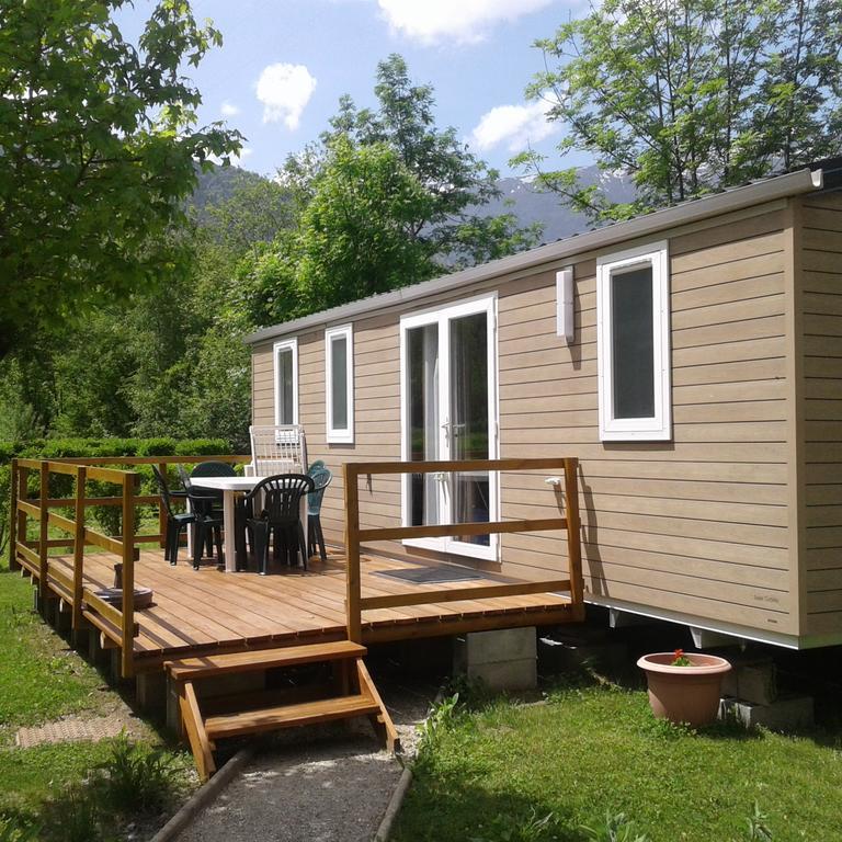 A La Rencontre Du Soleil - Camping Le Bourg-d'Oisans Exterior photo