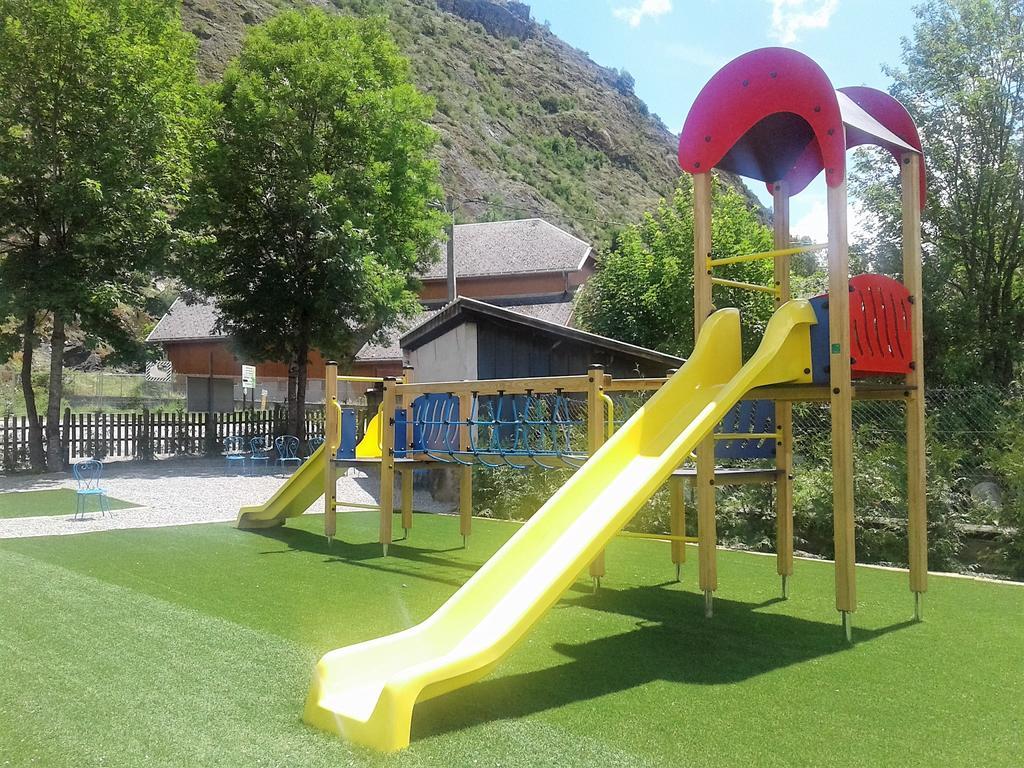 A La Rencontre Du Soleil - Camping Le Bourg-d'Oisans Exterior photo