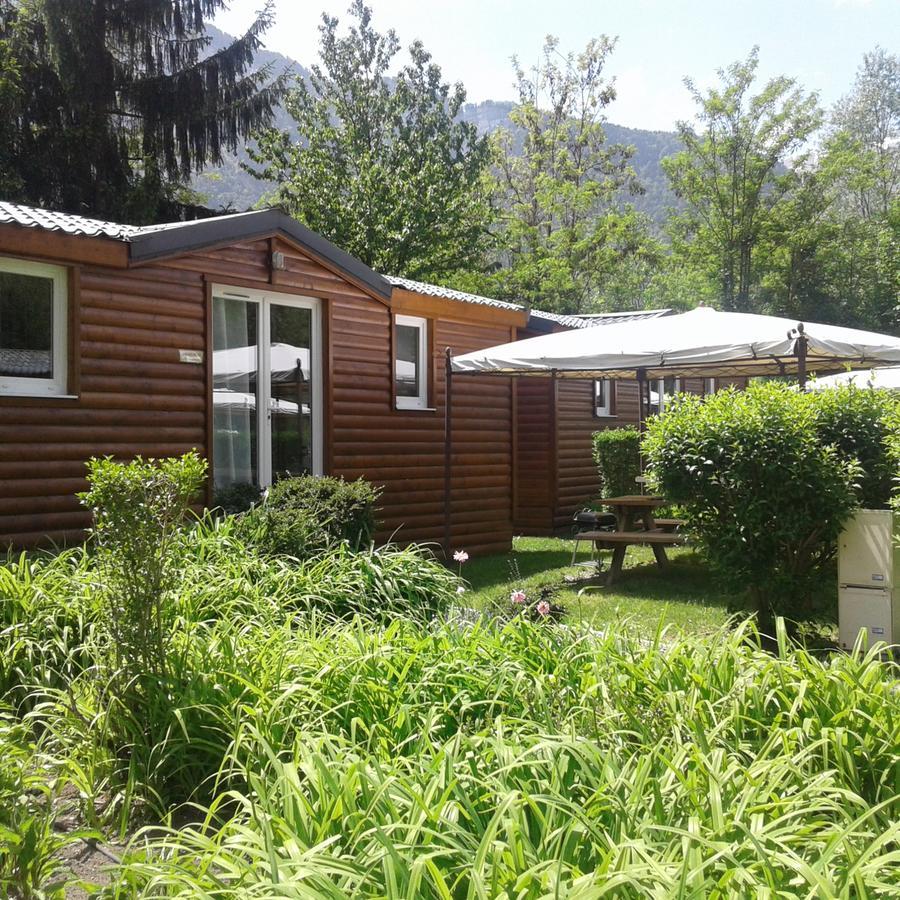 A La Rencontre Du Soleil - Camping Le Bourg-d'Oisans Exterior photo