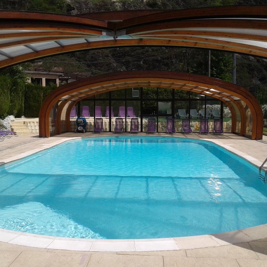 A La Rencontre Du Soleil - Camping Le Bourg-d'Oisans Exterior photo