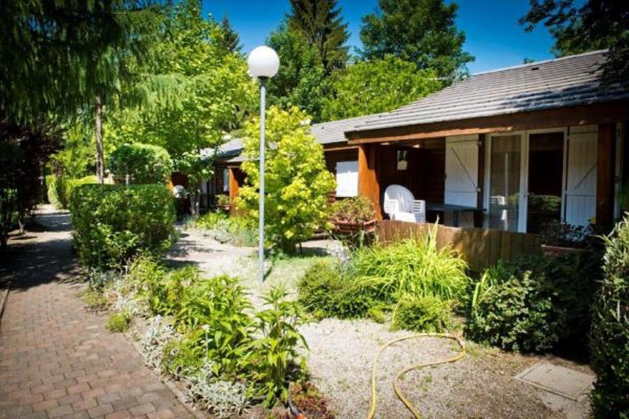 A La Rencontre Du Soleil - Camping Le Bourg-d'Oisans Exterior photo