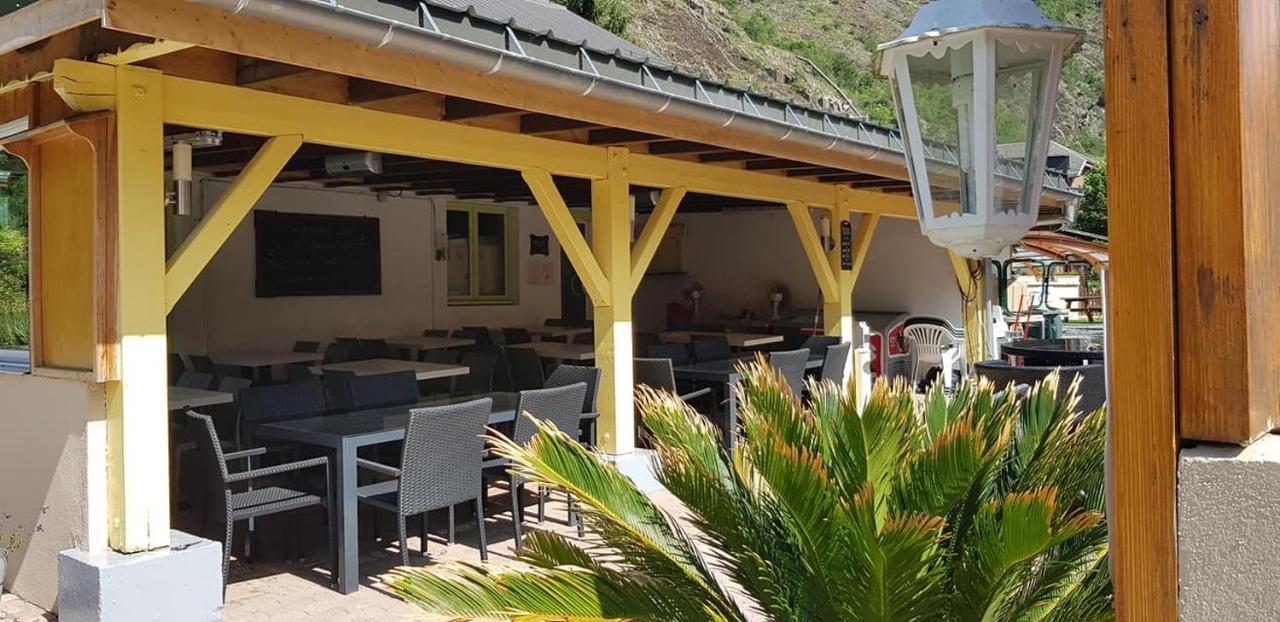 A La Rencontre Du Soleil - Camping Le Bourg-d'Oisans Exterior photo